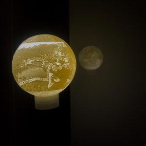 Lampă Personalizată si Printată 3D – tip lună